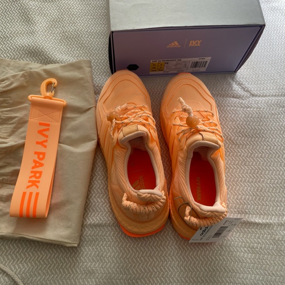 Adidas New Ivy Park Ultraboost Og Shoes - Picture 4 of 8
